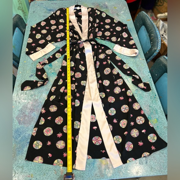 Pastel & Black Robe - Picture 11 of 11